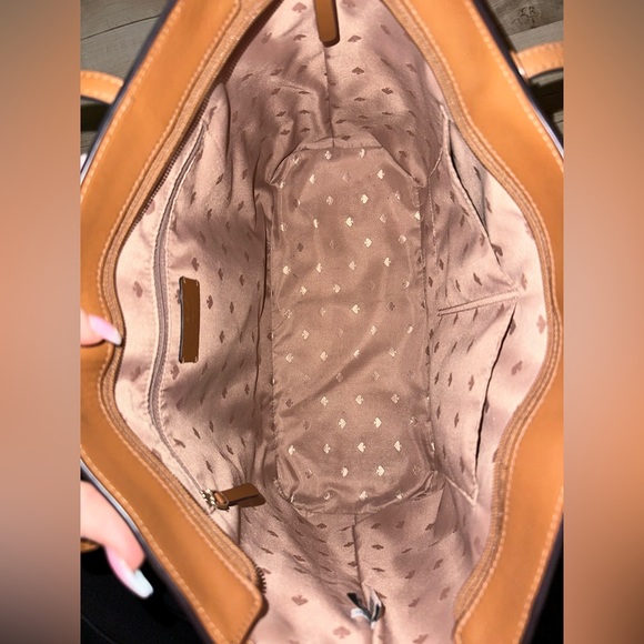 Kate Spade Tote - Picture 2 of 3